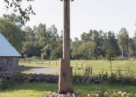 Monumental cross